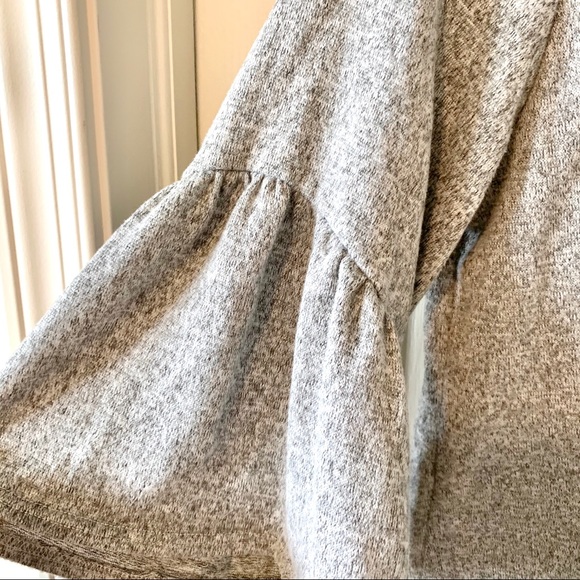 CAUTION TO THE WIND Knot Front Knit Top—SZ. Small - Picture 8 of 11